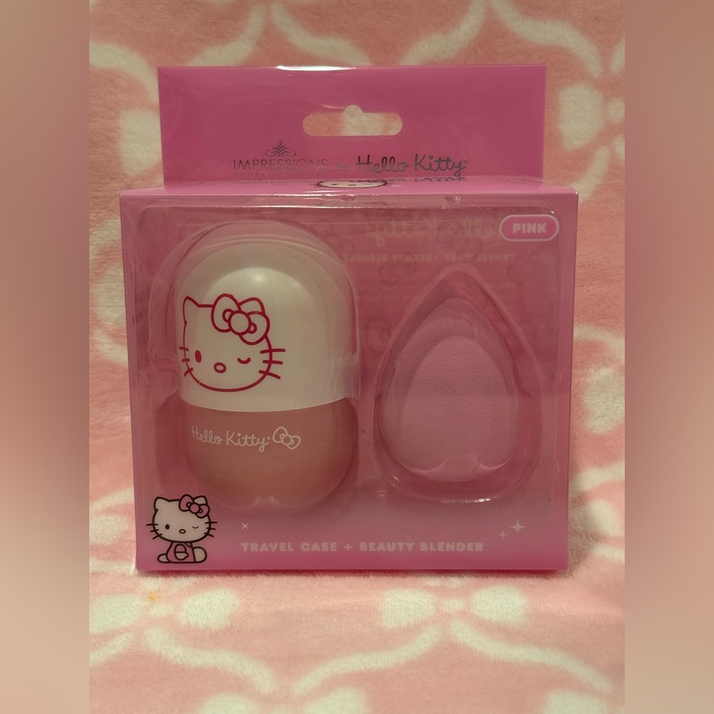 Hello Kitty Travel Case and Beauty Blender Set